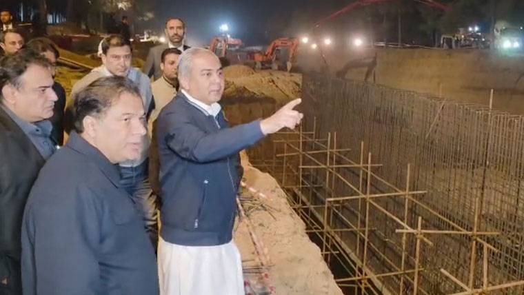 وزیر داخلہ محسن نقوی کا شاہین چوک انڈر پاس پراجیکٹ کا دورہ، تعمیراتی کاموں کا جائزہ