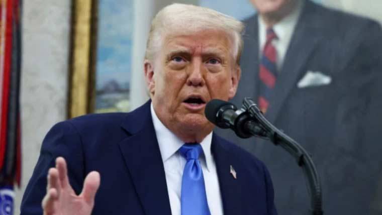 امریکی صدر ڈونلڈ ٹرمپ کا روس سے کاروبار کرنے والے ممالک پر پابندیاں لگانے کا عندیہ