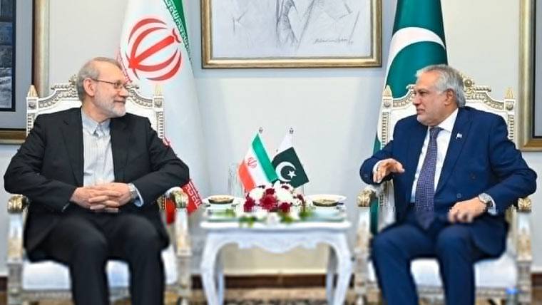 وزیر خارجہ  اسحاق ڈار سے ایرانی مشیر ڈاکٹر علی لاریجانی کی ملاقات ، مختلف شعبوں میں باہمی تعاون بڑھانے پر اتفاق 