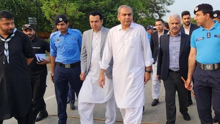 محسن نقوی کا لاہور ایئرپورٹ کا دورہ، امیگریشن کے عمل کا جائزہ