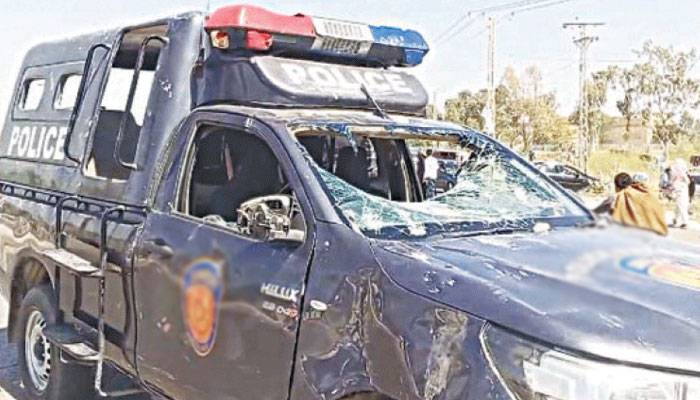 کرک: دہشت گردوں کا پولیس موبائل پر حملہ، 5 اہلکار شہید