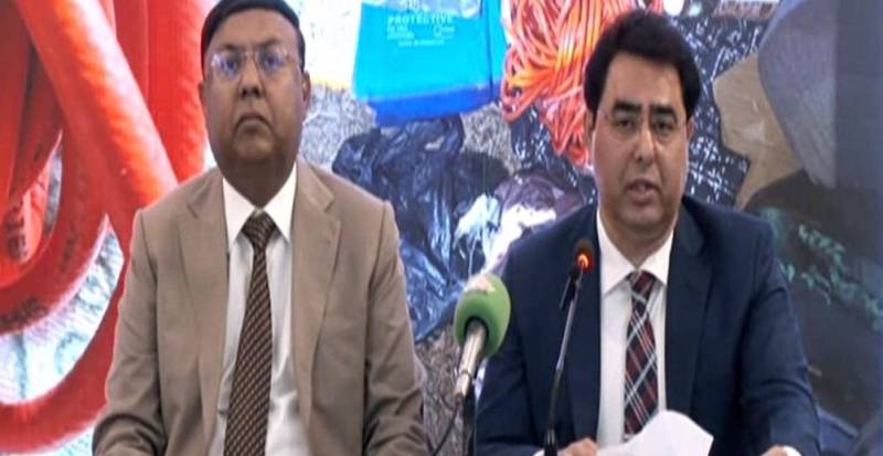  کراچی میں بڑے دہشت گرد حملے کا منصوبہ ناکام، سی ٹی ڈی کی کارروائی میں 3 دہشت گرد گرفتار، بھاری مقدار میں بارودی مواد برآمد 