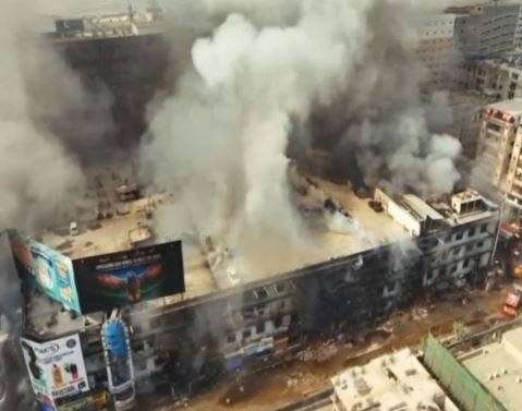 گل پلازہ حادثہ: سرچ آپریشن چوتھے روز میں داخل، 33ہلاکتیں، 85 افراد لاپتہ