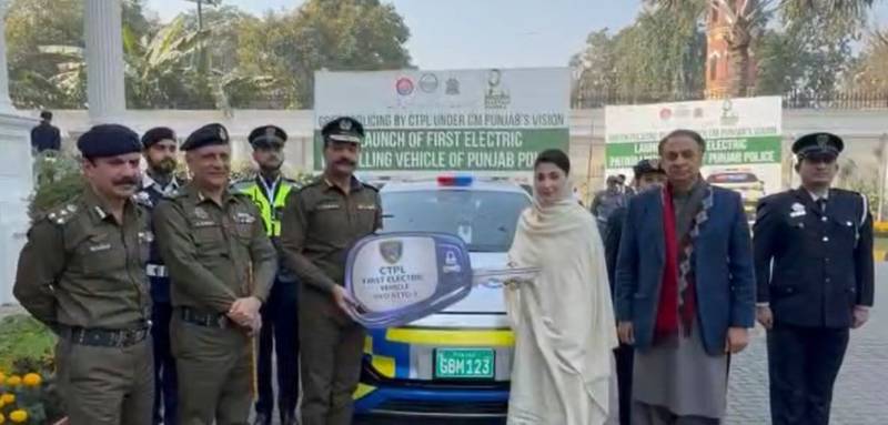 پنجاب میں پہلی گرین پولیسنگ یونٹ: مریم نواز نے الیکٹرک پیٹرولنگ گاڑی کا افتتاح کر دیا