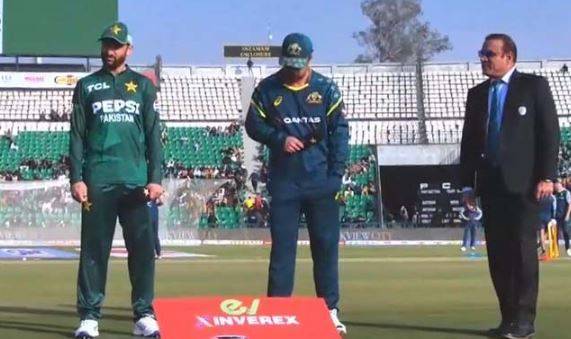 پاکستان نے آسٹریلیا کو 22 رنز سے شکست دے کر سیریز میں 0-1 کی برتری حاصل کر لی