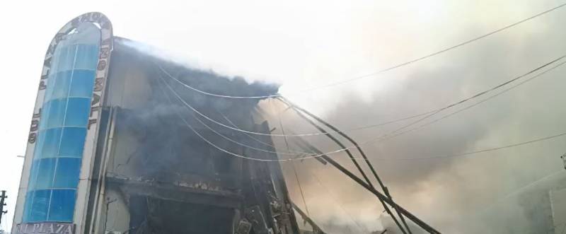 سانحہ گل پلازہ: ہلاکتوں کی تعداد میں اضافہ، 69 لاشوں کی شناخت مکمل؛ ملوث افسران کے خلاف بڑے پیمانے پر کریک ڈاؤن