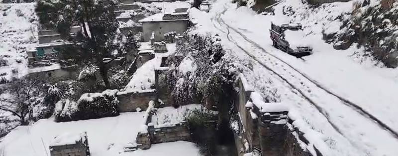 بارش اور برفباری کا نیا سلسلہ، پہاڑی علاقوں میں لینڈ سلائیڈنگ کی وارننگ
