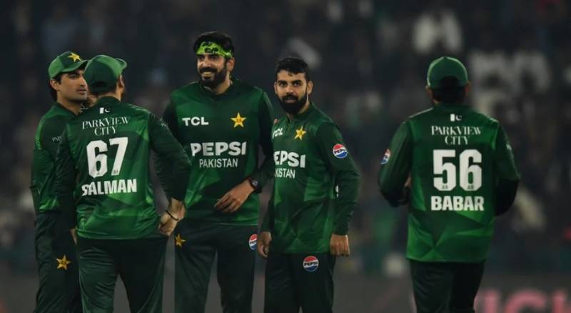 کینگروز سپن کے جال میں پھنس گئے، پاکستان  آسٹریلیا کو دوسرے ٹی20 میں ہراکر سیریز میں  بھی فاتح