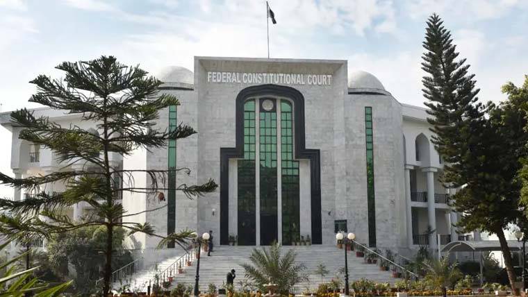 ججز کو جذبات نہیں قانون کے مطابق فیصلے کرنے ہوں گے ، وفاقی آئینی عدالت 