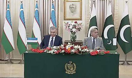 پاکستان اور ازبکستان کے درمیان 28 معاہدوں کا تبادلہ، باہمی تعلقات میں نئی راہیں
