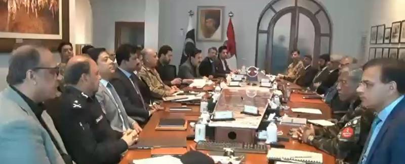 پشاور سکیورٹی کانفرنس: وفاقی وزیر داخلہ، وزیراعلیٰ کے پی اور ڈی جی آئی ایس آئی کی مشترکہ حکمت عملی پر مشاورت
