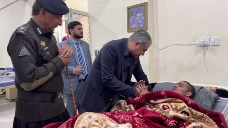 وفاقی وزیرداخلہ محسن نقوی کا پشاور ایف سی ہیڈکوارٹر کا دورہ