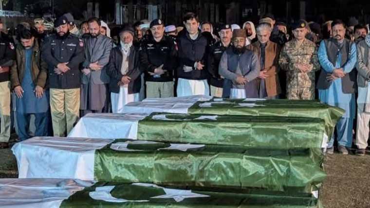 دہشت گردوں کے حملے میں شہید ہونے والے 5 پولیس اہلکاروں کی نماز جنازہ