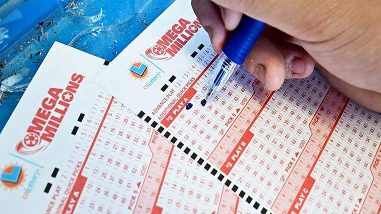22 سال بعد ایک ہی نمبر سے لاٹری جیتنے والے شخص نے لاکھوں ڈالر کا انعام حاصل کرلیا