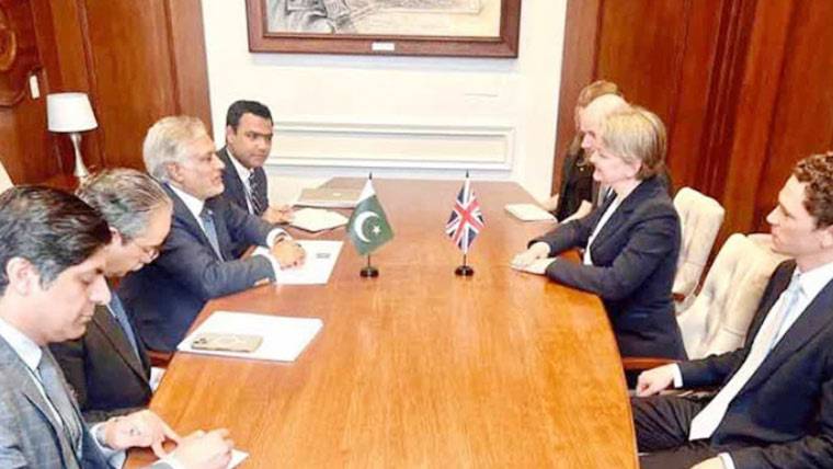 اسحاق ڈار کی برطانوی وزیر خارجہ سے نیویارک میں ملاقات