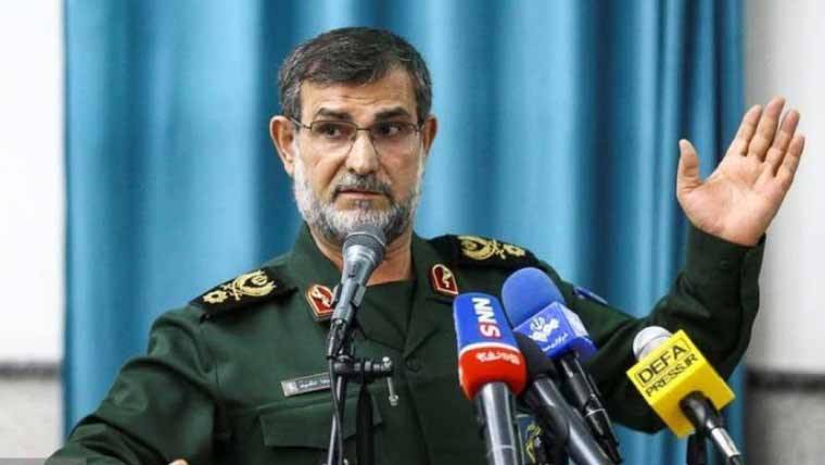 ایران نے آبنائے ہرمز میں امریکی اور اتحادی بحری جہازوں کے لیے وارننگ دے دی