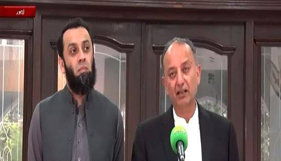 ہم مسلسل سبسڈی نہیں دے سکتے، لیکن وزیراعظم کا عزم ہے جب تک عالمی حالات ٹھیک نہیں ہوتے، مستحق افراد کو تنہا نہیں چھوڑا جائے گا: وفاقی وزراء