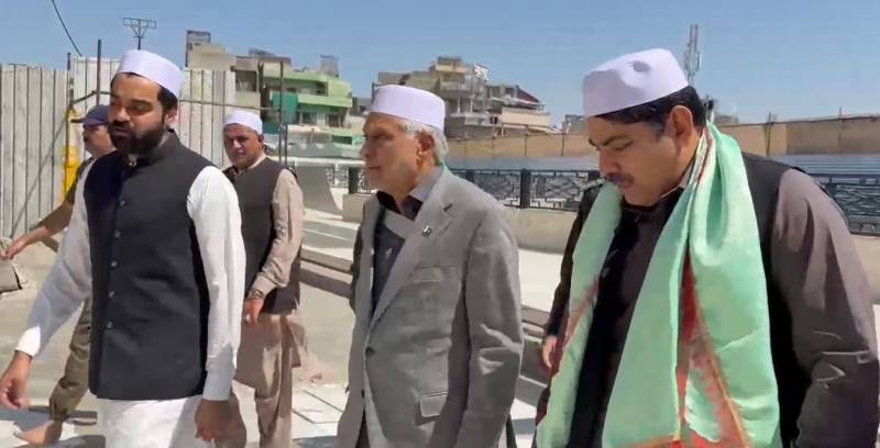 داتا دربار توسیعی منصوبہ: نائب وزیراعظم اسحاق ڈار کا دورہ، زائرین کے لیے ہائیڈرولک کنوپیز اور وسیع پلازہ کی تعمیر کا جائزہ
