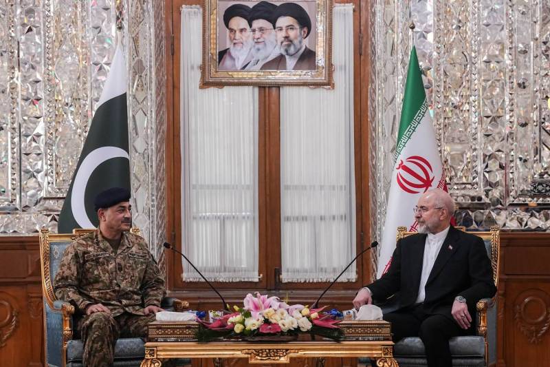 امریکا ایران کشیدگی کم کرنے کا مشن؛ فیلڈ مارشل عاصم منیر کی تہران میں ایرانی سپیکر سے ملاقات