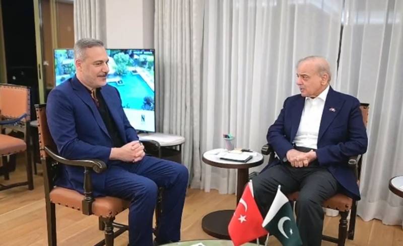 وزیراعظم شہباز شریف کا دورہ ترکیہ: انطالیہ ڈپلومیسی فورم میں شرکت، صدر اردوان سے ملاقات اور لبنان جنگ بندی کا خیر مقدم