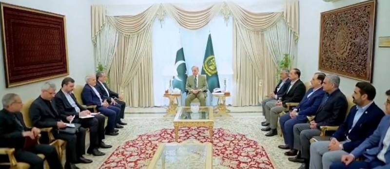 اسلام آباد میں اہم سفارتی بیٹھک: وزیراعظم شہباز شریف اور ایرانی وزیر خارجہ کی ملاقات، عسکری و سیاسی قیادت کی شرکت