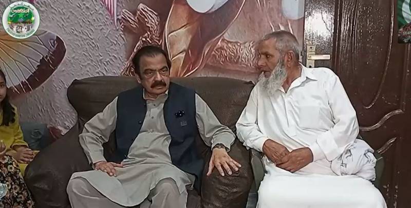 ’معرکہء حق کے ہیرو قوم کا ماتھے کا جھومر ہیں‘: رانا ثناء اللہ کی شہید حوالدار نوید انصاری کے لواحقین سے ملاقات