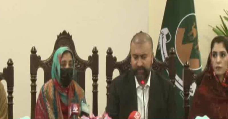 دہشت گردوں کی معصوم بچیوں کو استعمال کرنے کی کوشش ناکام: بلوچستان سے خودکش بمبار خاتون گرفتار، والد کے قتل کی دھمکی دے کر ٹارگٹ دیا گیا