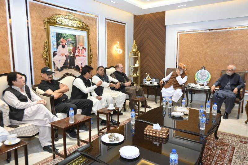 موجودہ معاشی پالیسیاں مسترد، ملک کو دلدل سے نکالنے کے لیے ’قومی حکومت‘ کی تشکیل اور آئینی اصلاحات کا پلان پیش