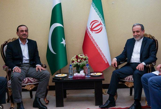 مشرقِ وسطیٰ میں امن و سلامتی کا مشن: فیلڈ مارشل سید عاصم منیر کی تہران میں ایرانی وزیر خارجہ سے اہم ملاقات