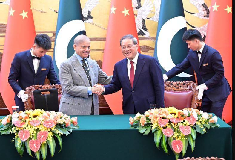 وزیرِ اعظم شہباز شریف کا چار روزہ دورہِ چین کامیاب، پاک چین وزرائے اعظم کے درمیان بیجنگ میں تفصیلی مذاکرات؛اعلامیہِ 
