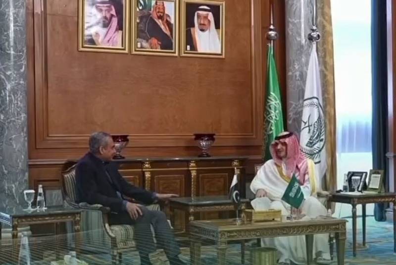 پاک سعودی وزرائے داخلہ کی اہم بیٹھک: خطے کی سکیورٹی پر مشاورت، پاکستان ایف سی کے 200 اہلکار تربیتی مشن پر سعودی عرب جائیں گے