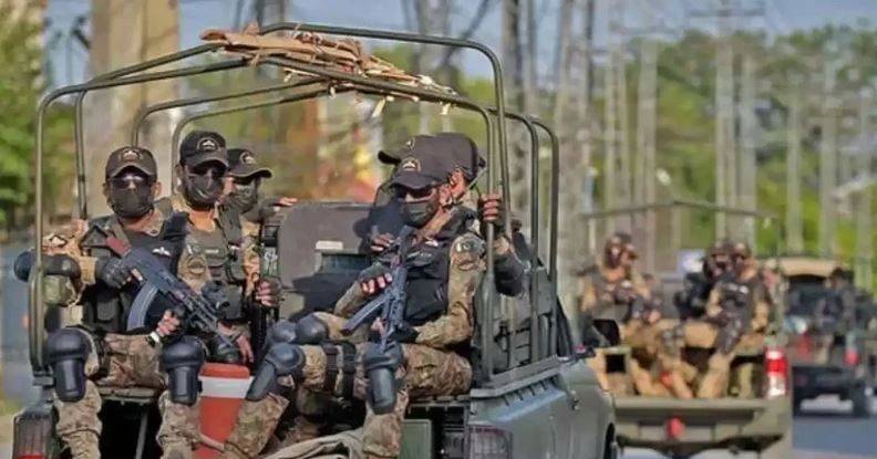 پنجگور میں انٹیلی جنس بیسڈ آپریشن: پاک فوج کی کاری ضرب، بھارت نواز نیٹ ورک کے 6 دہشت گرد ڈھیر، ٹھکانے مسمار