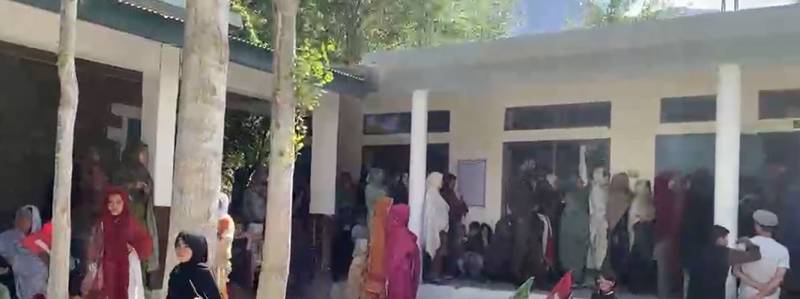 چیف الیکشن کمشنر کا پولنگ سٹیشنز کا ہنگامی دورہ، خواتین ووٹرز کے جوش و خروش پر خوشی کا اظہار