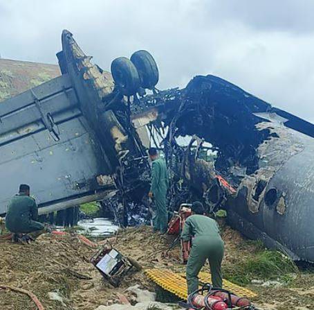 آسام: بھارتی فضائیہ کا AN-32 طیارہ لینڈنگ کے دوران حادثے کا شکار، تحقیقات شروع