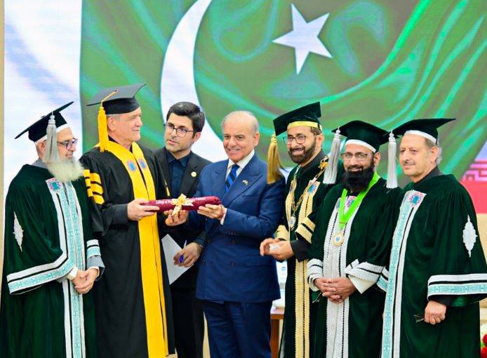 مسعود پزشکیان کے لیے اعزاز، پاکستان کالج آف فزیشنز اینڈ سرجنز کی فیلوشپ عطا