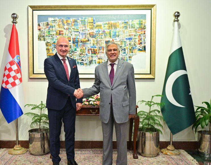 پاکستان اور کروشیا کا دوطرفہ تعاون بڑھانے پر اتفاق، اسحاق ڈار کی کروشین وزیر خارجہ سے ملاقات