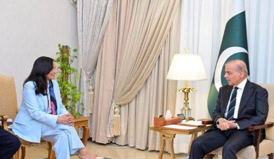 وزیراعظم اور کینیڈین وزیر خارجہ کی ملاقات، مختلف شعبوں میں تعاون بڑھانے کا فیصلہ