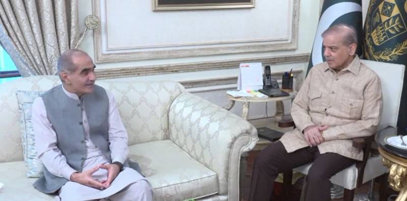 وزیراعظم شہباز شریف سے خواجہ سعد رفیق کی ملاقات، اہم قومی و سیاسی امور پر تبادلۂ خیال