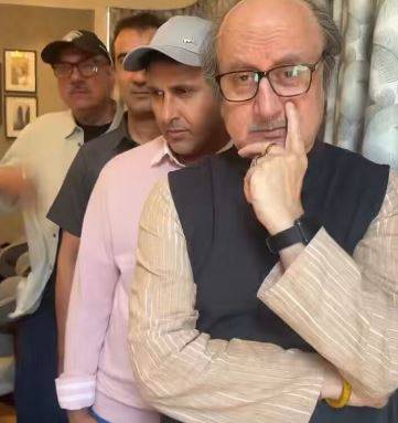 جنتر منتر احتجاج میں راتوں رات مشہور ہونیوالے نوجوان کو بالی ووڈ اداکار بھی کاپی کرنے لگے