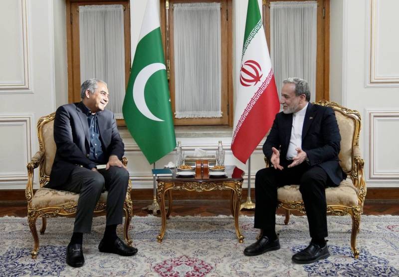 محسن نقوی کی عباس عراقچی سے ملاقات، علاقائی صورتحال پر اہم گفتگو