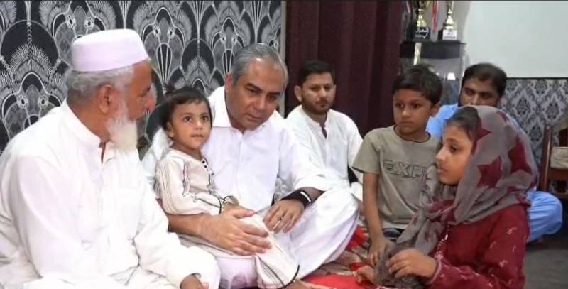 میجر احسان کی قربانی قوم کے لیے باعثِ فخر ہے، وزیر داخلہ محسن نقوی کی اہل خانہ سے تعزیت