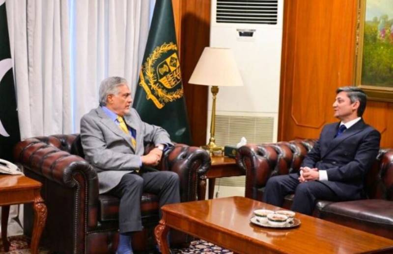  ڈپٹی وزیراعظم و وزیر خارجہ  اسحاق ڈار کا پاکستان، سوئٹزرلینڈ تجارتی تعلقات مضبوط بنانے پر زور