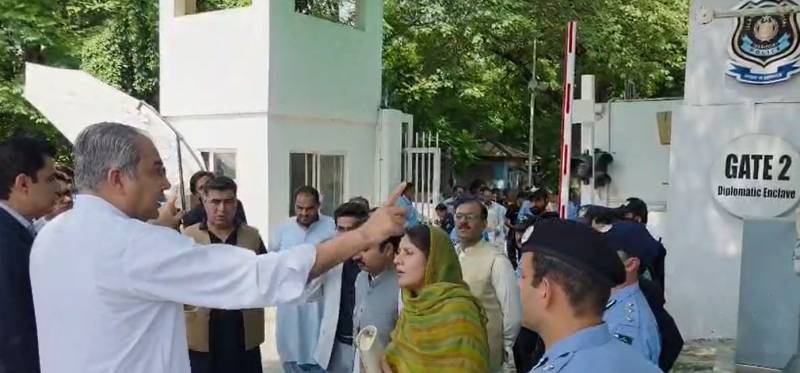 وفاقی وزیر داخلہ محسن نقوی کا ڈپلومیٹک انکلیو میں ترقیاتی کام تیز کرنے کا حکم
