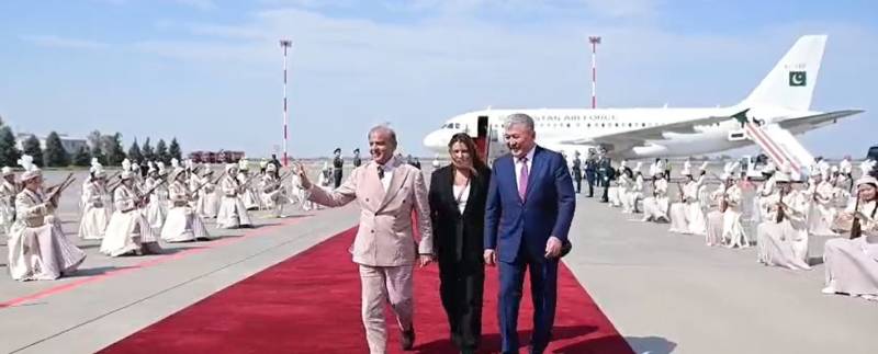  شہباز شریف کرغزستان پہنچ گئے، بشکیک ایئرپورٹ پر ریڈ کارپٹ استقبال