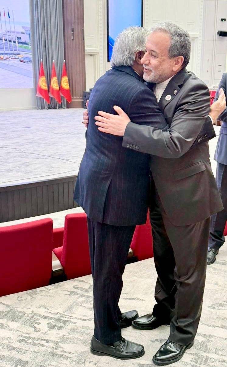  بشکیک میں اسحاق ڈار کی اہم ملاقاتیں، ایران امریکا کشیدگی سمیت علاقائی امور پر گفتگو