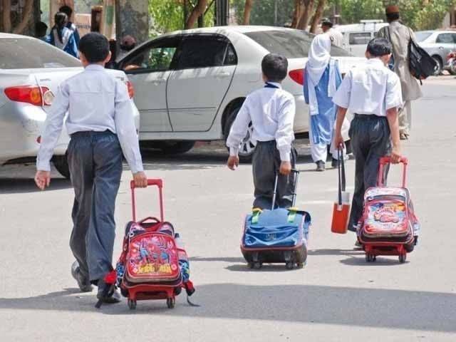  سندھ کے سکولوں کے اوقات کار ایک گھنٹہ کم، نیا شیڈول فوری نافذ