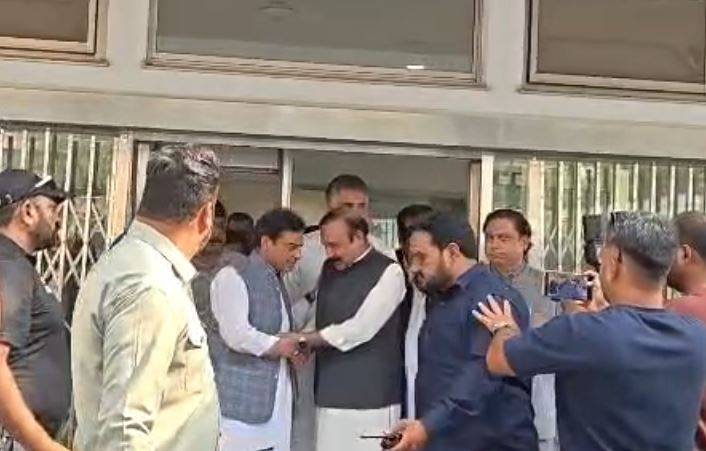  حمزہ شہباز کی پمز آمد، ہسپتال کے مختلف شعبوں کا دورہ