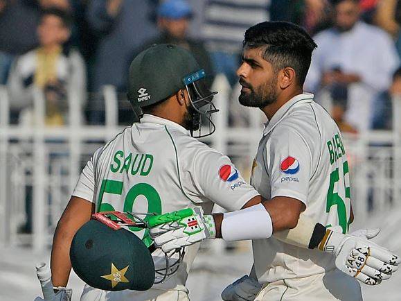 بابر اعظم اور سعود شکیل رینکنگ میں آگے بڑھ گئے
